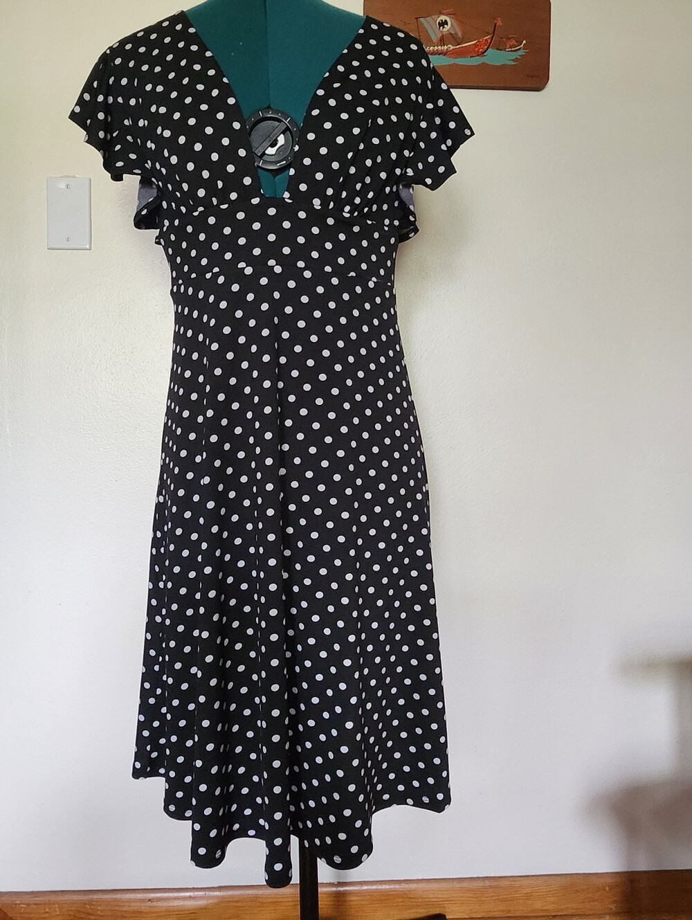 VENUS Black and White Polka Dot V-Neck Midi Dress